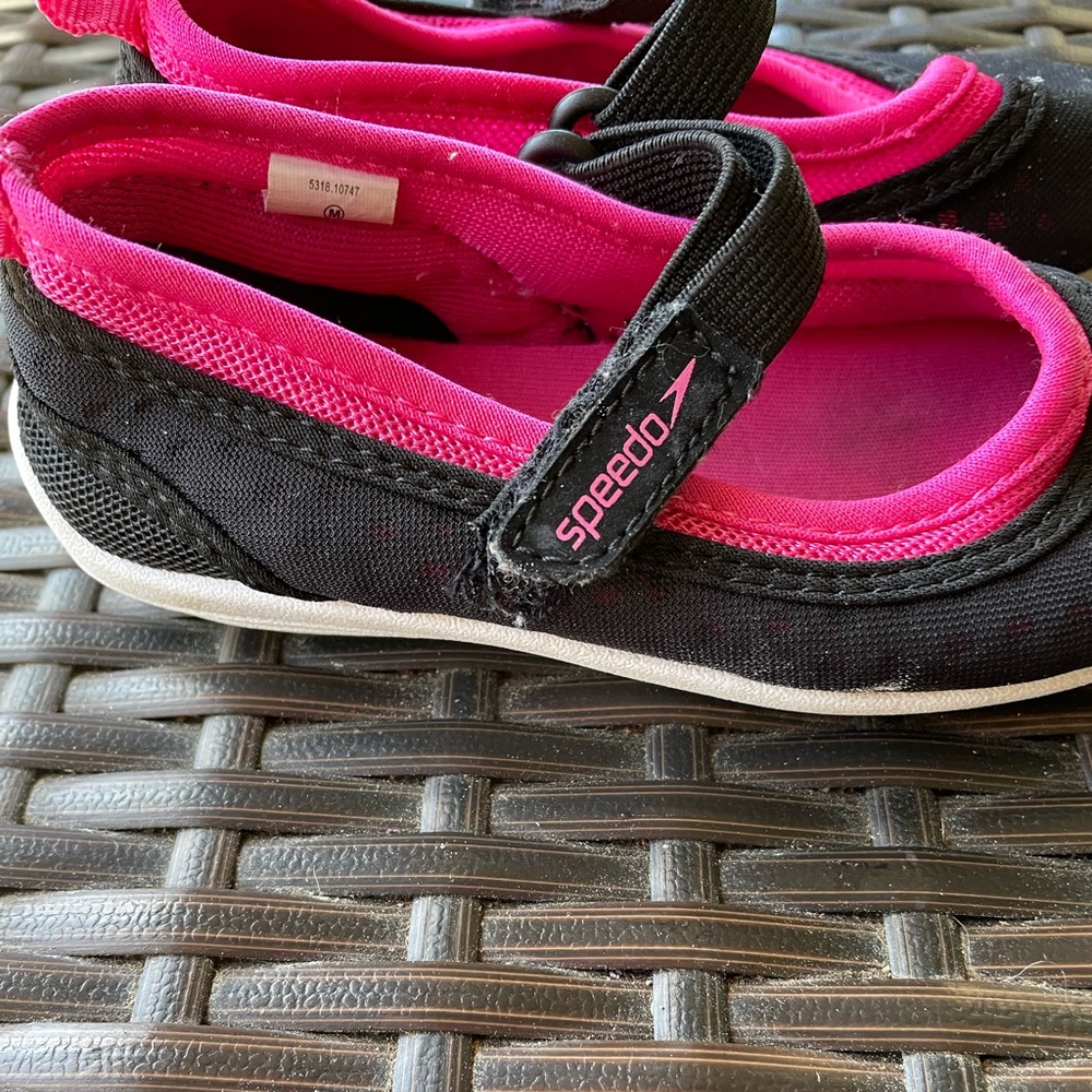 SALE-Speedo Toddler Canvas Shoes- size 7/8